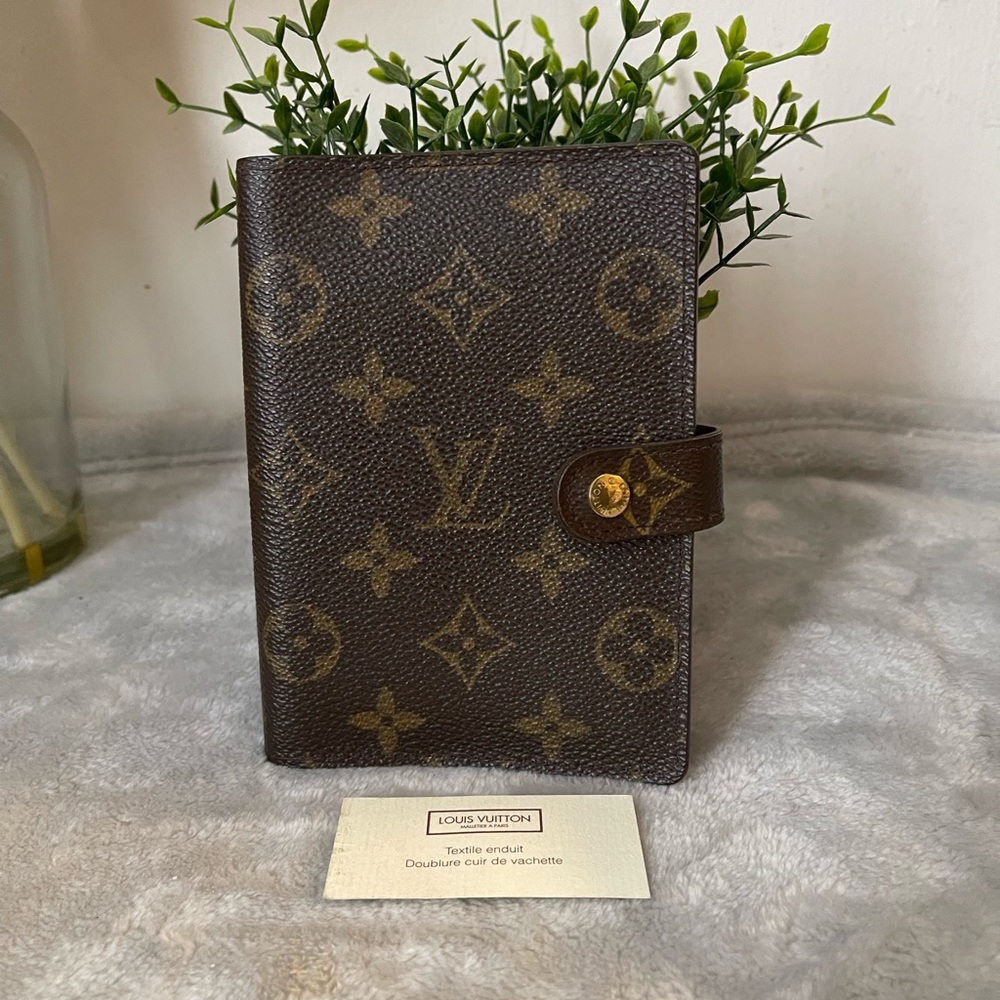 Louis Vuitton Monogram Canvas Agenda Cover in Brown & Gold